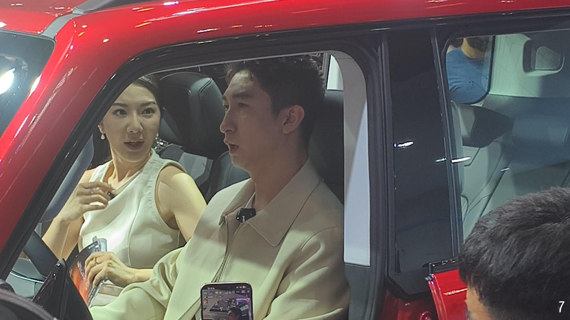 武大靖来啦！北京车展明星生图武大靖武大靖 北京·中国国际展览中心顺义新馆