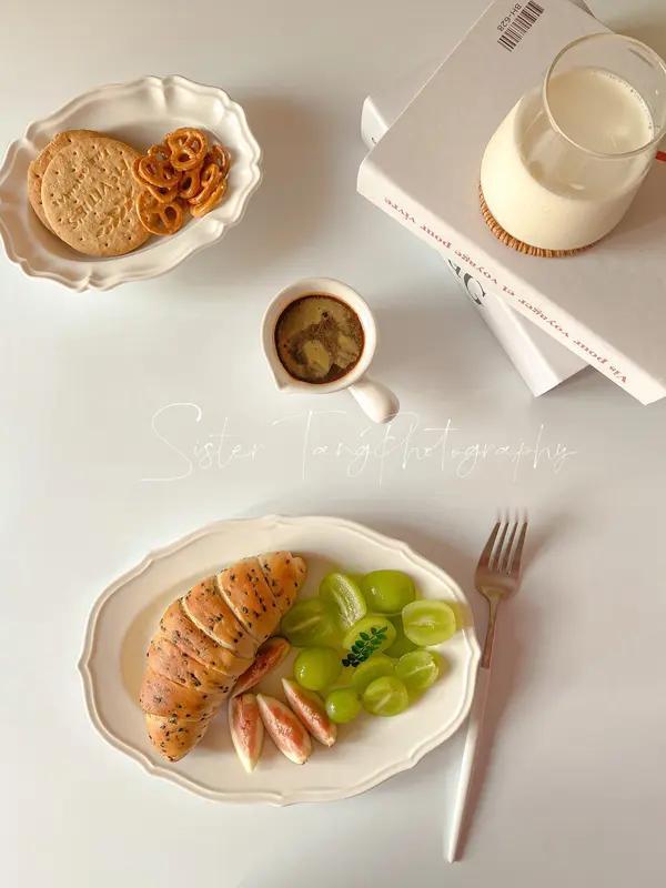 幸福是奔波一日后家中亮起的灯、温热的饭，是爱人的柔声相伴、孩子的暖心依偎；是工作