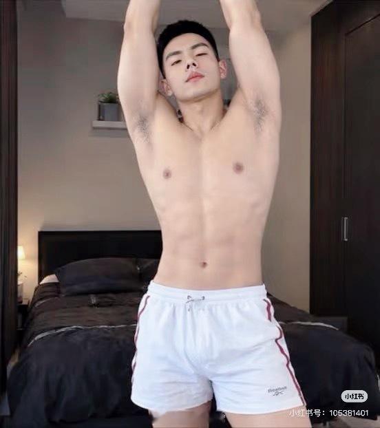 型男帅哥窝[超话]  阳光帅哥 ​​​