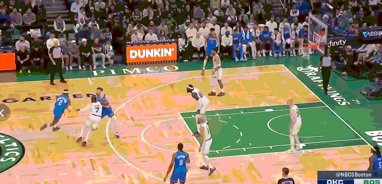 防雷霆、防亚历山大一定要采取比较激进的防守方式，一定要完成腹地的堆人，为此愿意付