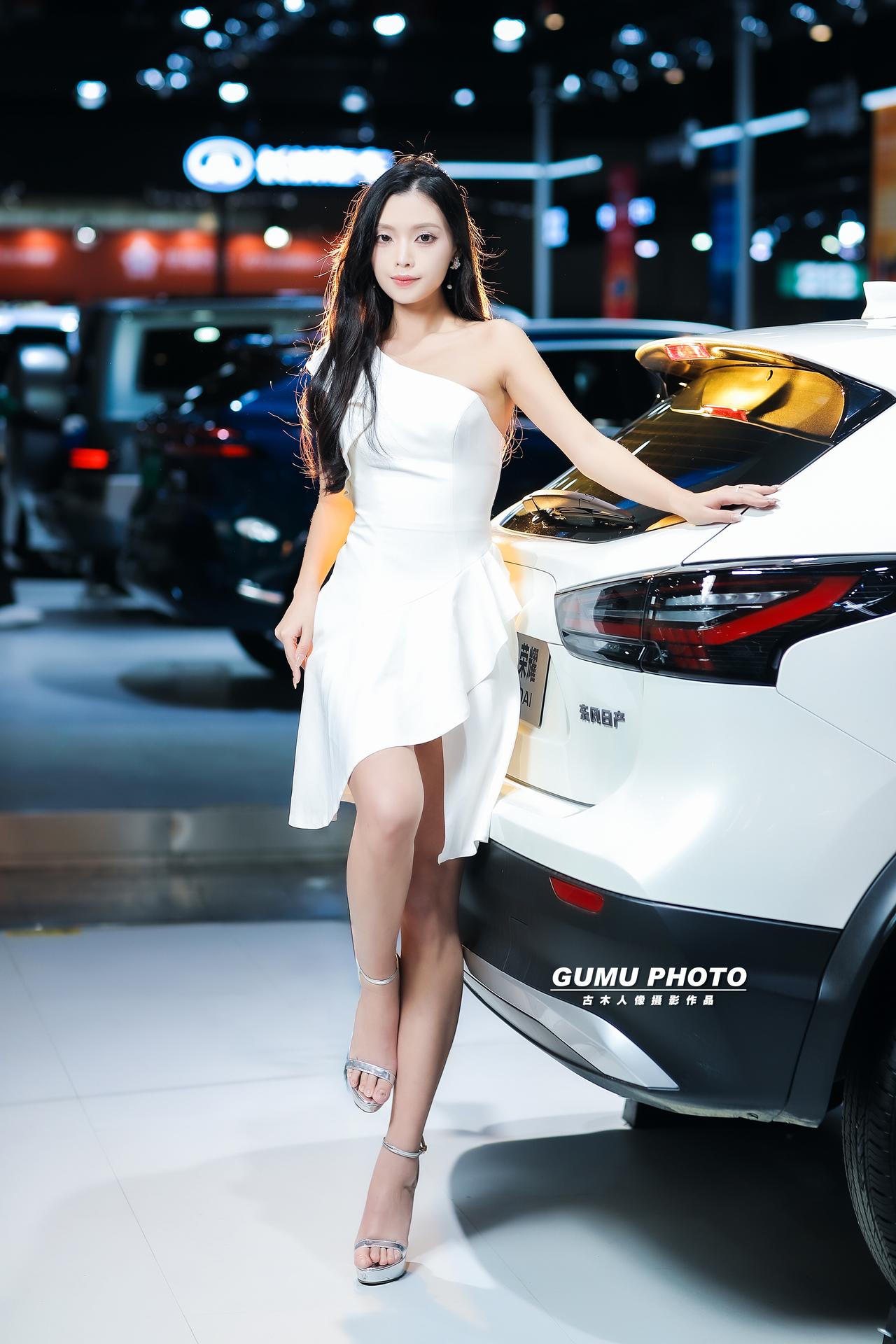 2025成都双十二车展东风日产展台模特小姐姐