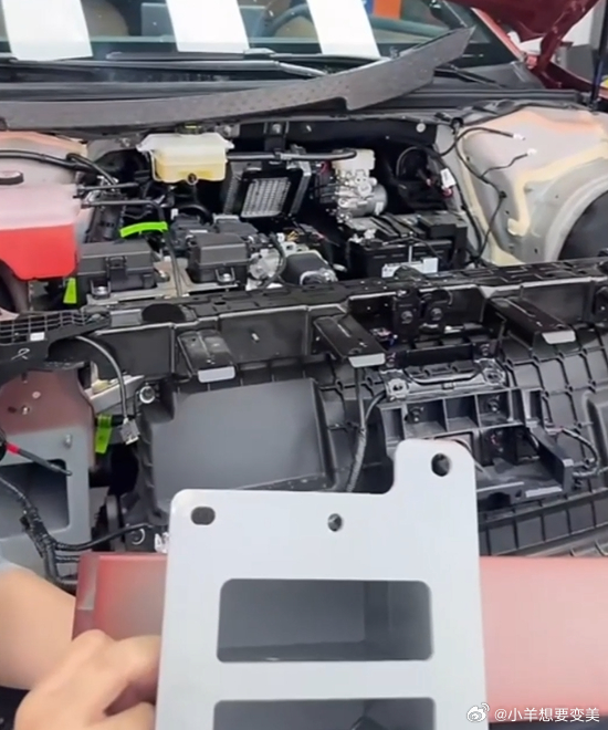 丰田铂智7全网首拆4月2日晚，全网首次直播拆解丰田铂智7，安全、底盘、用料全曝光