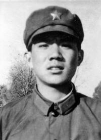 十九岁血洒老山！新兵入伍半年殉国，青春铸山河
 
张吉东，1965年4月生，山东