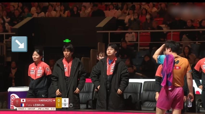 张本美和都要哭了！！

昨晚成都混团比赛上，哥哥张本智和与小勒布伦的比赛，作为晚