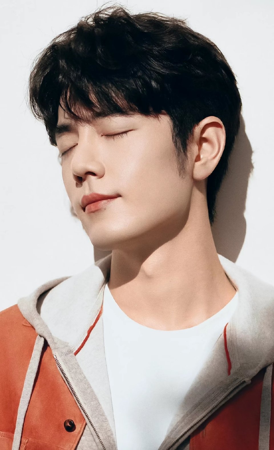 肖战肖战藏海传肖战玉骨遥 你的存在，让我相信梦想的力量，它真的可以照进现实。Yo