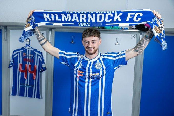 曼联青训乔·休吉尔已完成永久转会至苏格兰超级联赛球队基尔马诺克。他本月初从英乙球