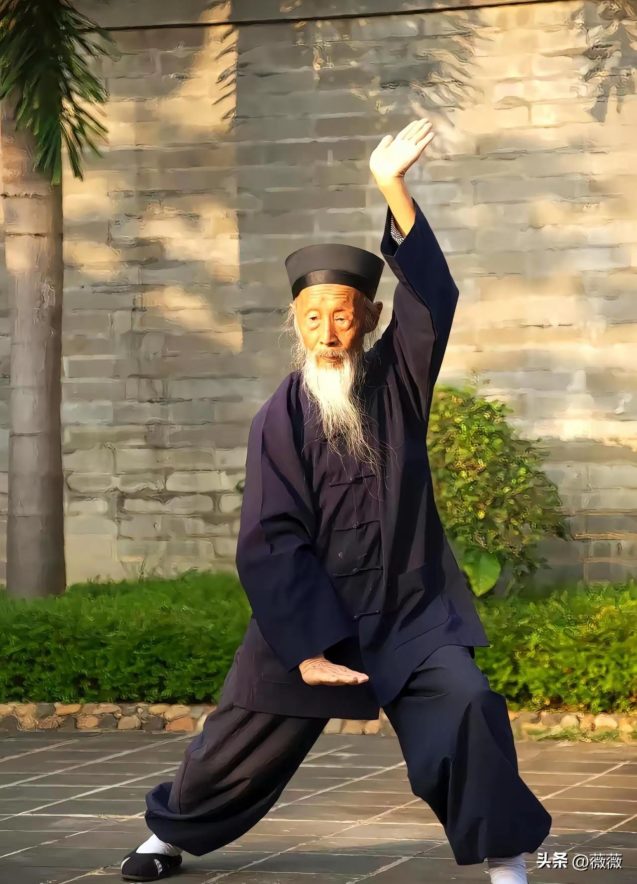 一位道家修行者说：
 长期不近女色、坚守自律戒欲，是一场向内的深度修行，更是悄悄