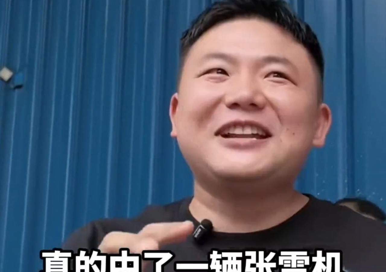 这就是命！重庆，一男子深夜陪媳妇打针，因为熬了夜，就直接买了一箱饮料提神，万万没
