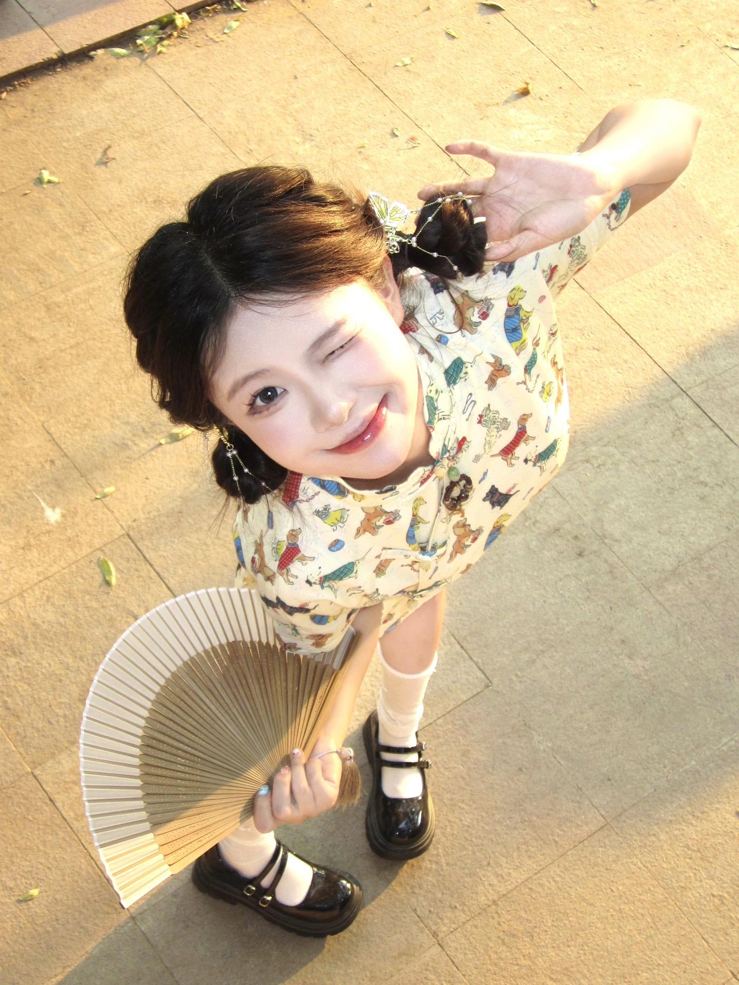 愿向往幸福的同时也站在幸福里。