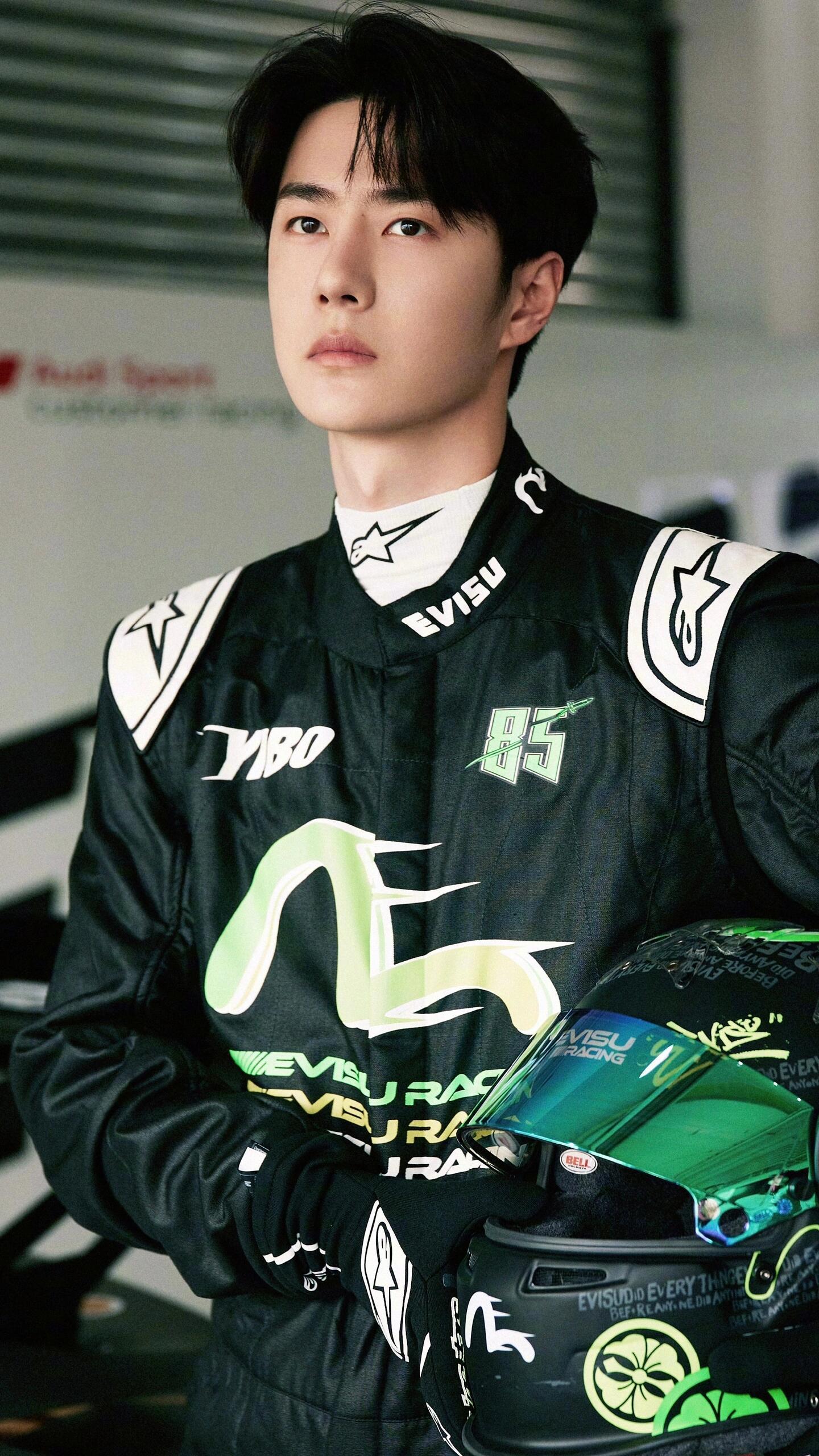 王一博 他最是知道哪些角度最迷人😏85racing