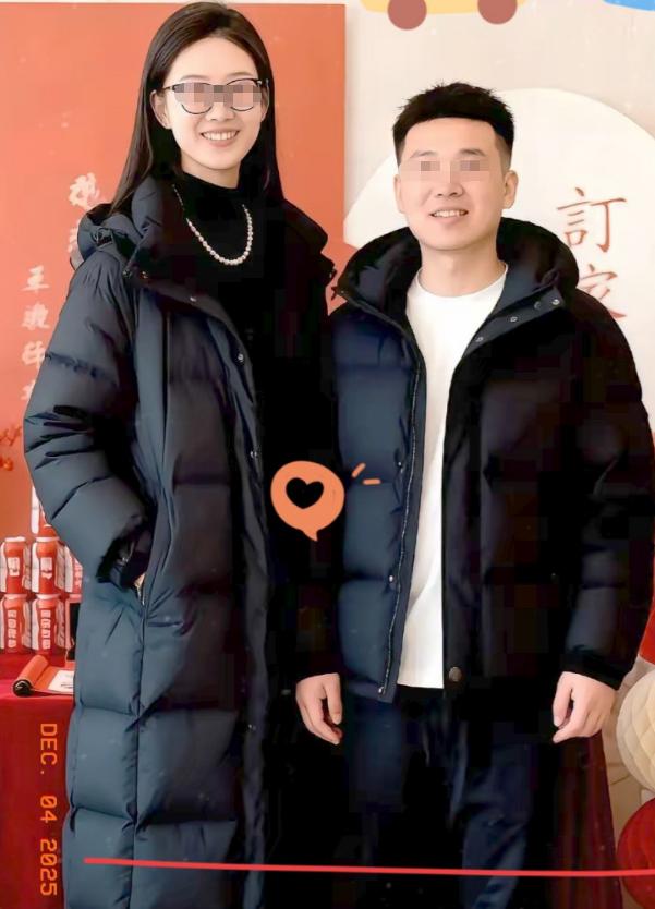 多读书真的有用！
不信你看昨晚热搜那对学霸情侣，
北大女博和哈工大男博，父亲一句