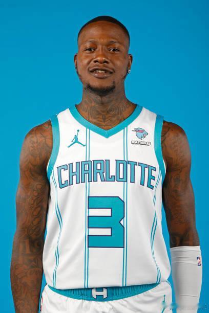 2023年，当时效力于黄蜂队的罗齐尔告知身边亲近之人，他将以“受伤”为由提前离场