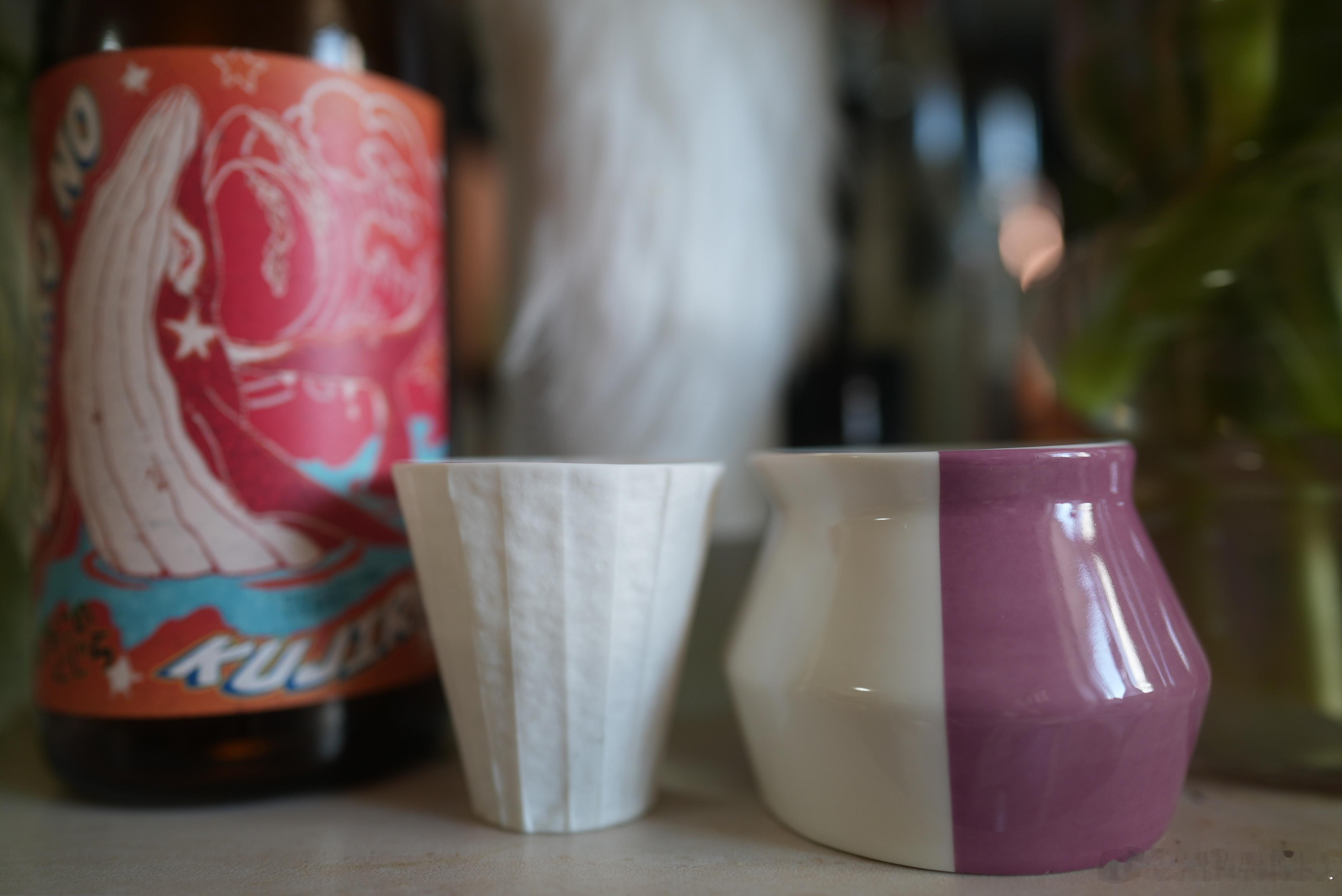 本以为这对折纸杯仅仅是好看而已，没想到真用来喝茶喝咖啡还挺不错的。 