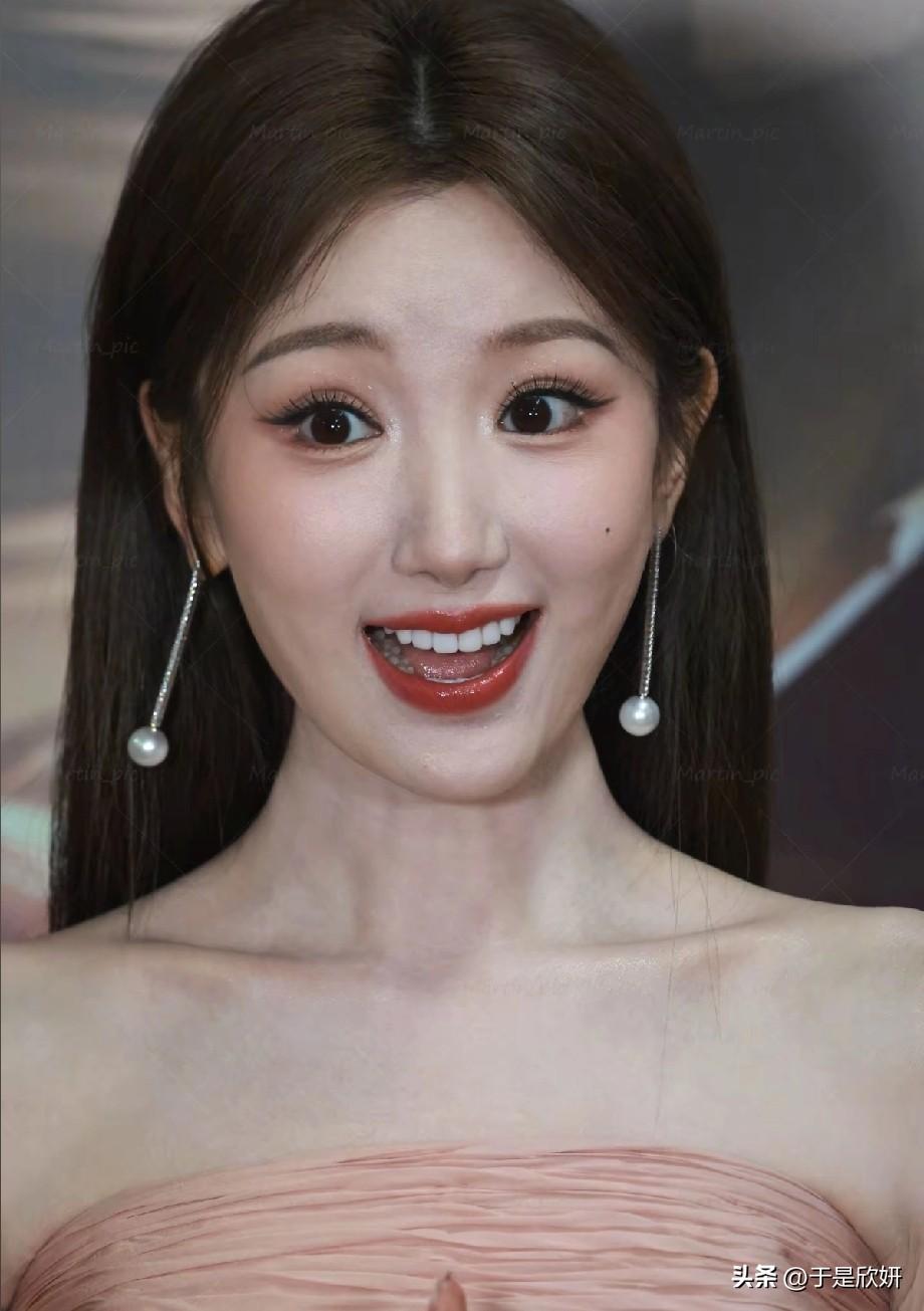 风格一：颜值热搜风（强视觉冲击，适合直接吸粉）救命！毛晓彤这是什么人间小美人鱼?