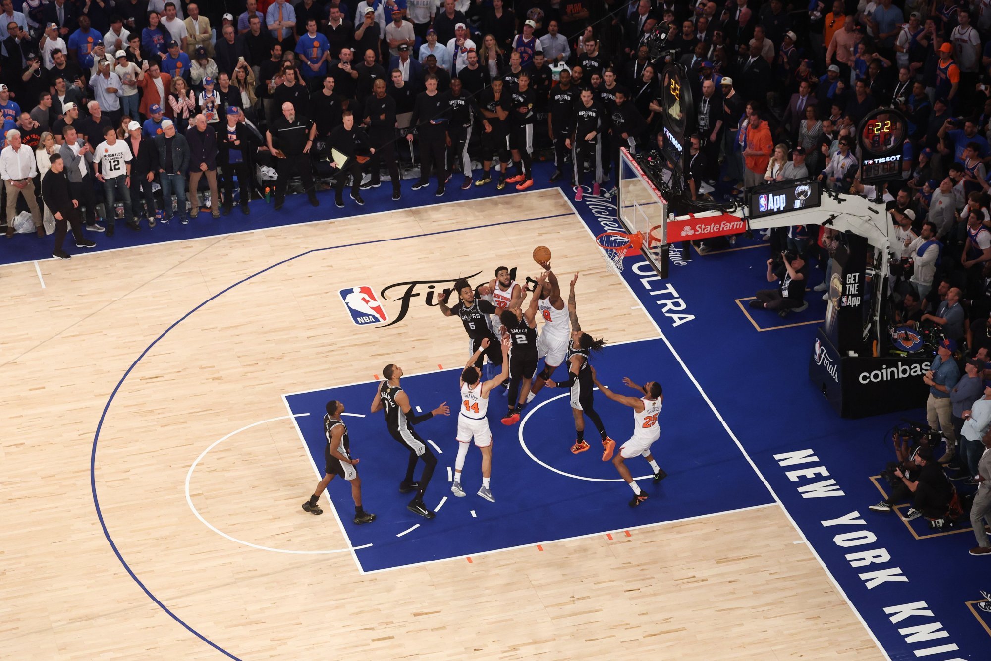 ESPN盘点NBA总决赛 历史值得铭记的单场逆转：--2026年总决赛G4，尼克