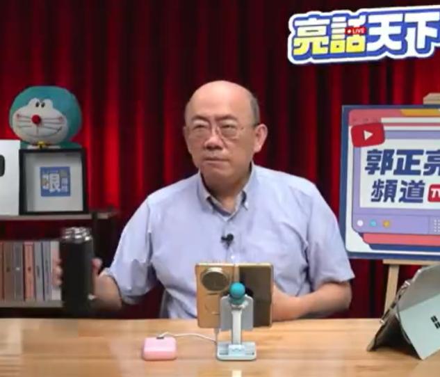 郭正亮对郑丽文这次访问大陆的表现非常佩服，他说国民党主席就是要勇敢一些推陈出新，