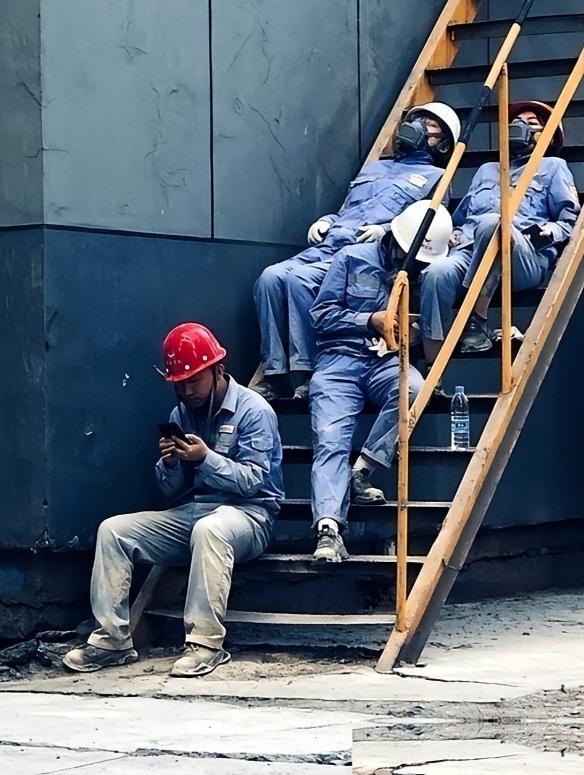 全面双休真的要来了？

今天聊个“老生常谈”但真没几个人当回事的事：双休。先别急