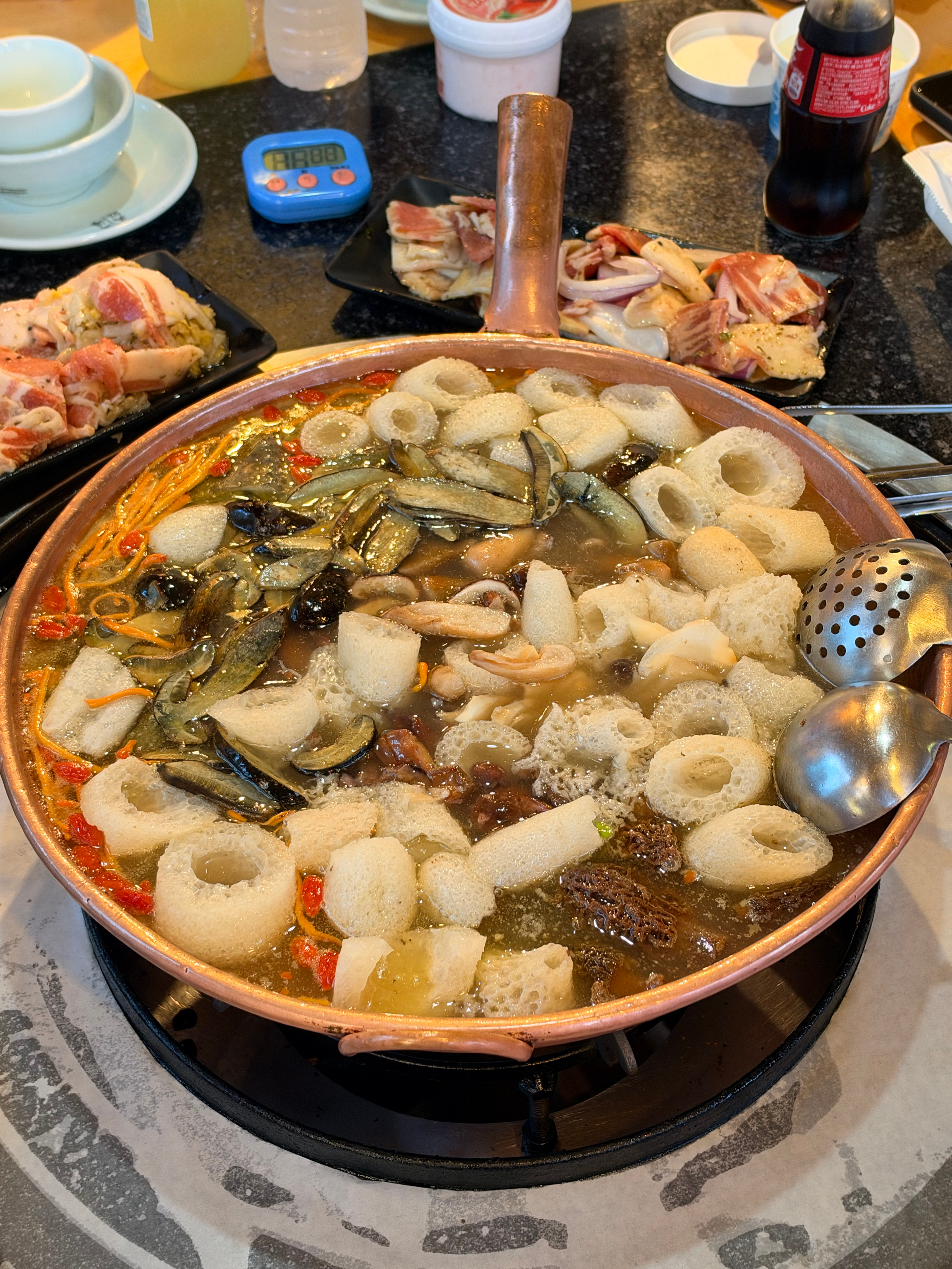 云南菌子锅➕烤肉，夯爆了，吃了没公主[老师好]  ​​​