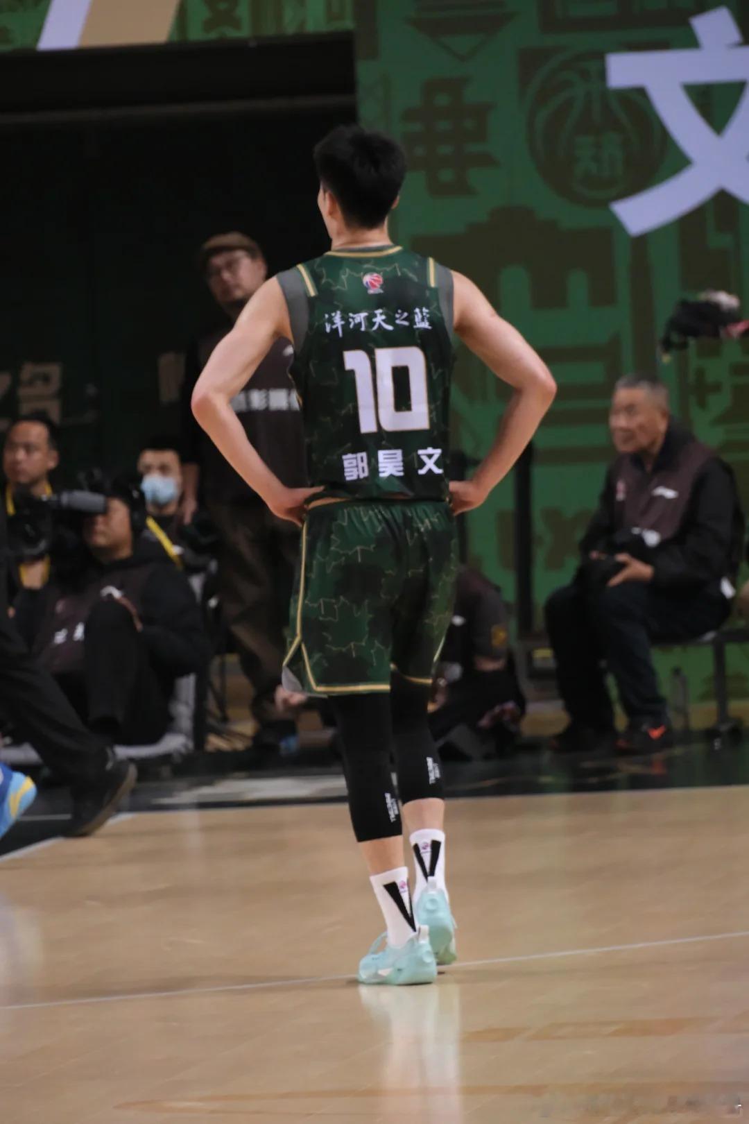 联赛本土得分、篮板、助攻、抢断第一人均未入选第二阶段CBA全明星赛首发...1月