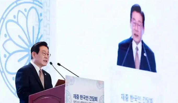 3.4万日元礼品册竟能买通315名议员？日本政坛“团队建设”究竟有没有黑幕？看看