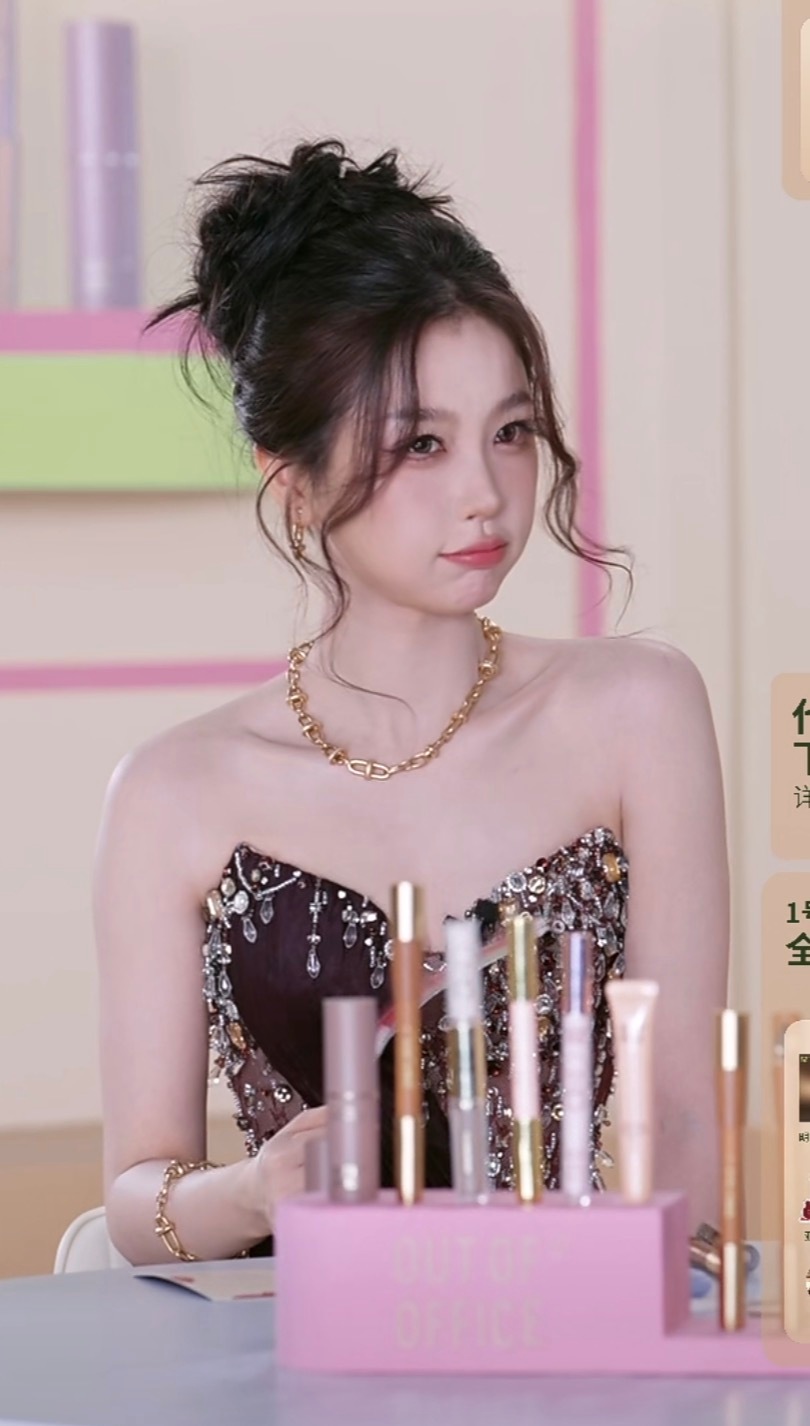 虞书欣[超话]  我不行了 这孩子嘀里嘟噜的说啥了太萌了 ​​​