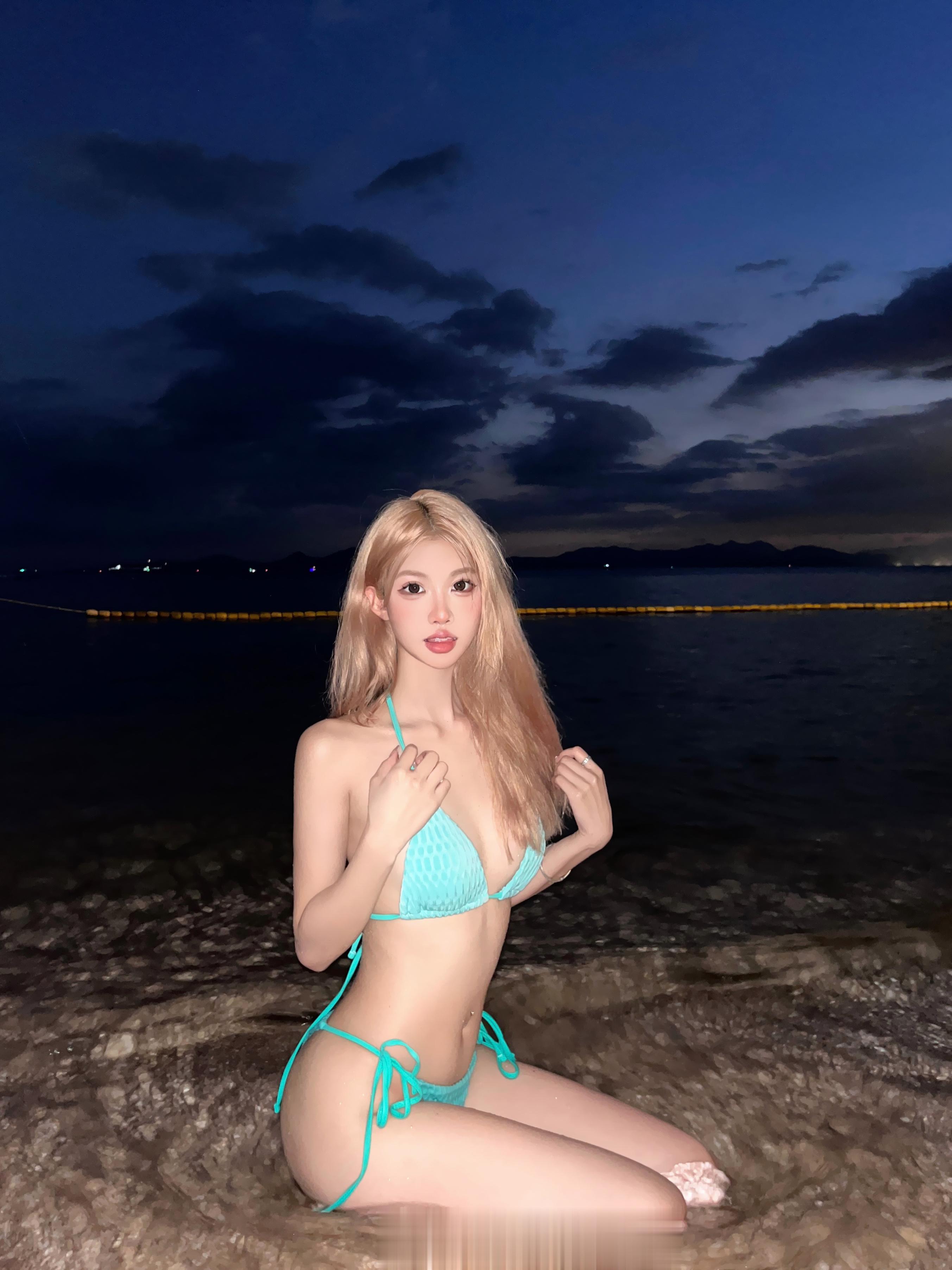 👙 ​​​