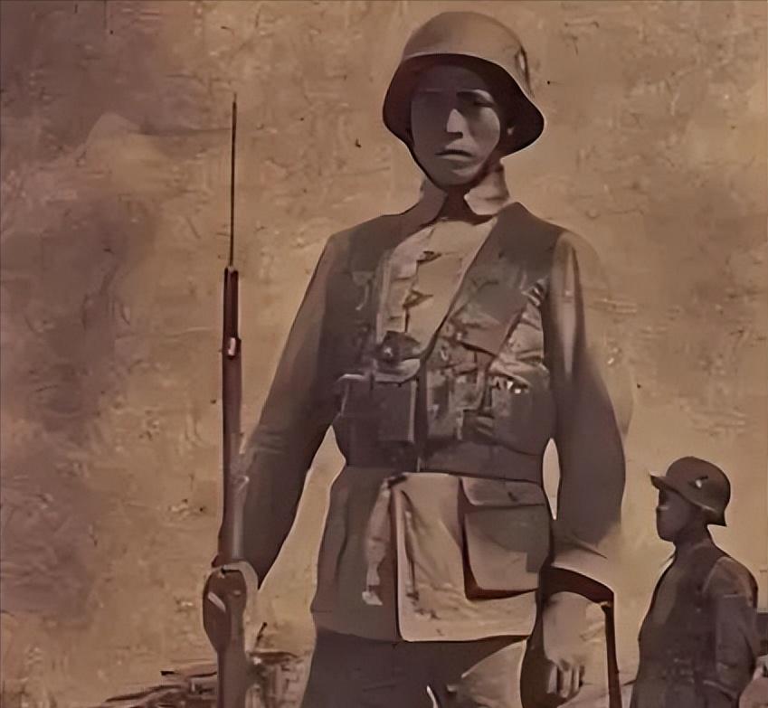 1939年9月，机枪卡壳、战友全死，29岁的曹锡一个人守着河堤，看到50米外有架