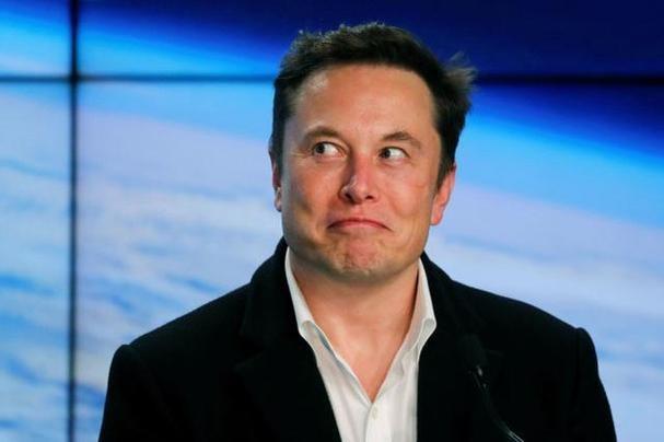 马斯克再次抛出震撼观点！他认为，从2030年前后开始，人类或将面对大规模就业结构