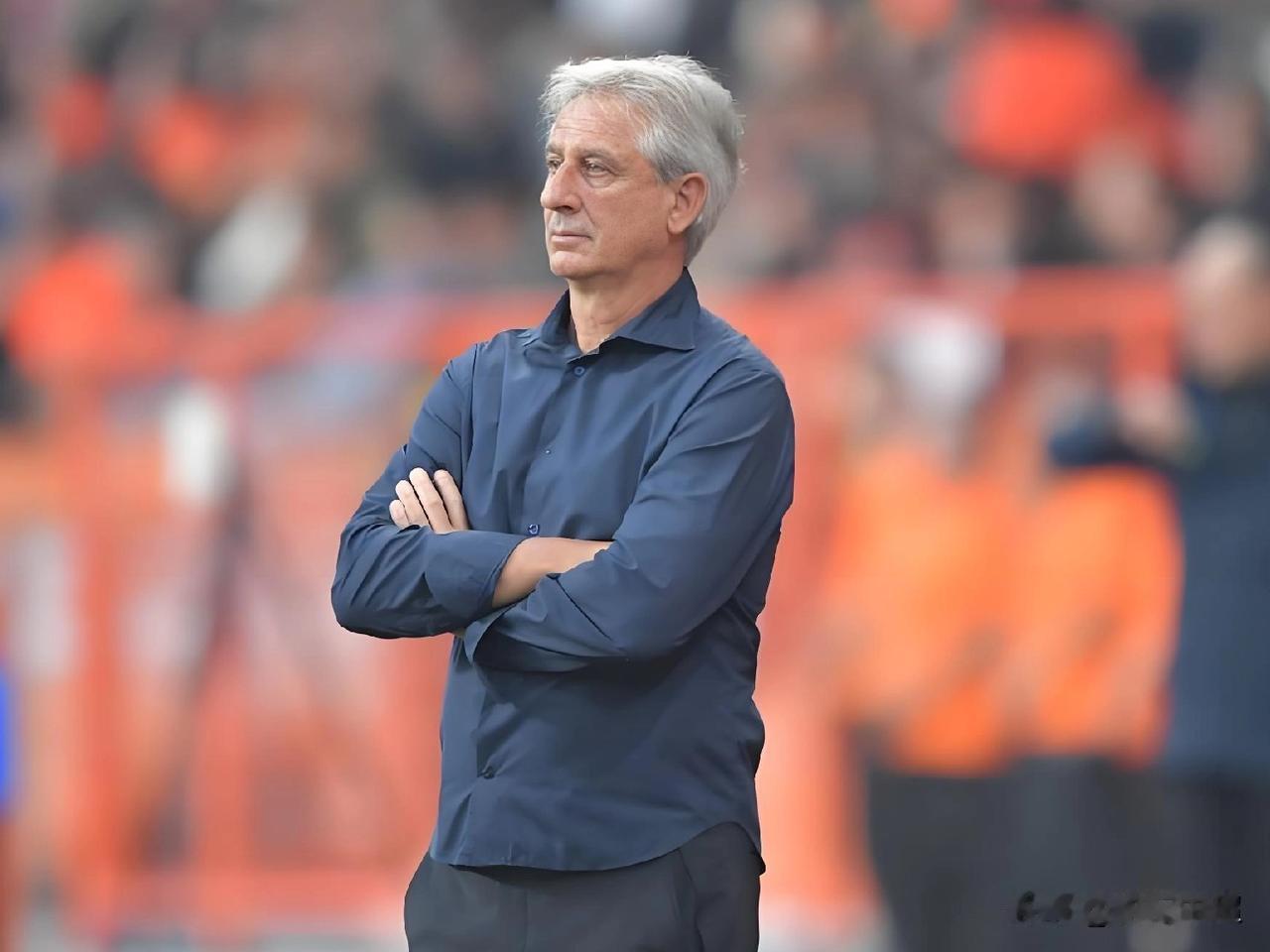 刚战胜三镇队后，阿洛伊西就做出了重要的决定，向球员们传达了三种自己的观点。
首先