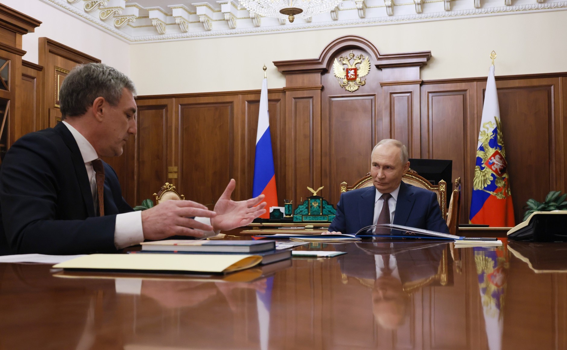 瓦洛佳小朋友  会见阿穆尔州州长瓦西里·奥尔洛夫弗拉基米尔·普京与阿穆尔州州长瓦