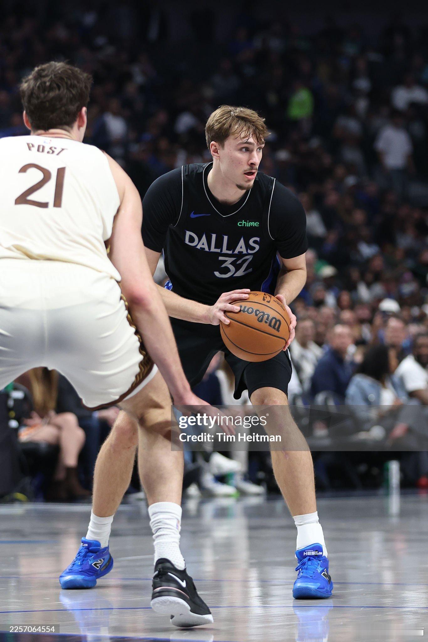 MFFL 上半场结束，我牛55比50领先勇士。大家来说说观赛体验。勇士vs独行侠