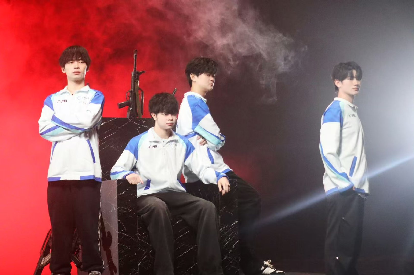 你是哪支战队的粉丝？已经开始期待明晚的哪些精彩对决了？