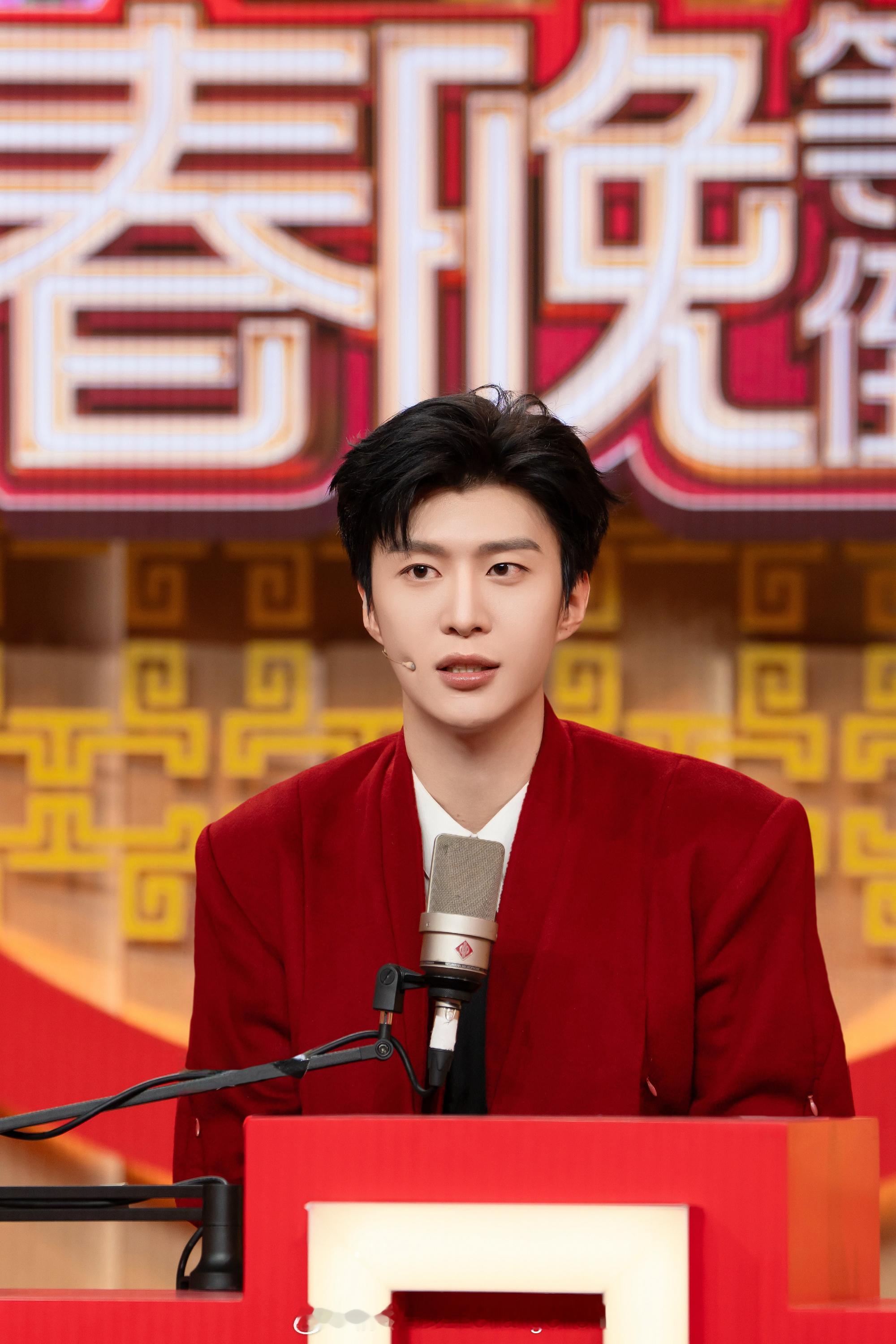 张壹男导演，范丞丞、赵今麦、蒋勤勤主演犯罪题材电影《绝命循环》正在广东拍摄中。影