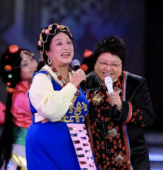 我一直以为韩的奶奶是卖冰棍的，没想到还有那么厉害的父母。

韩的母亲叫雍西，也就