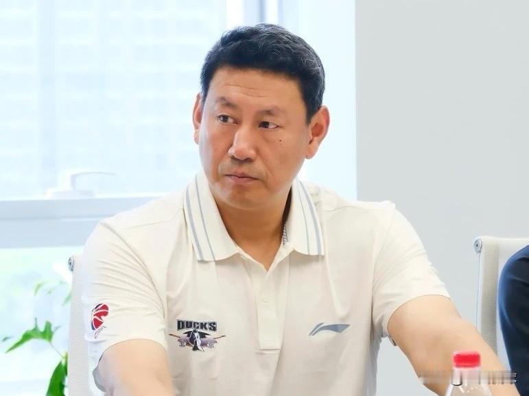 李楠担任北京首钢主教练…北京首钢篮球俱乐部发布官方公告，宣布李楠担任北京首钢主教