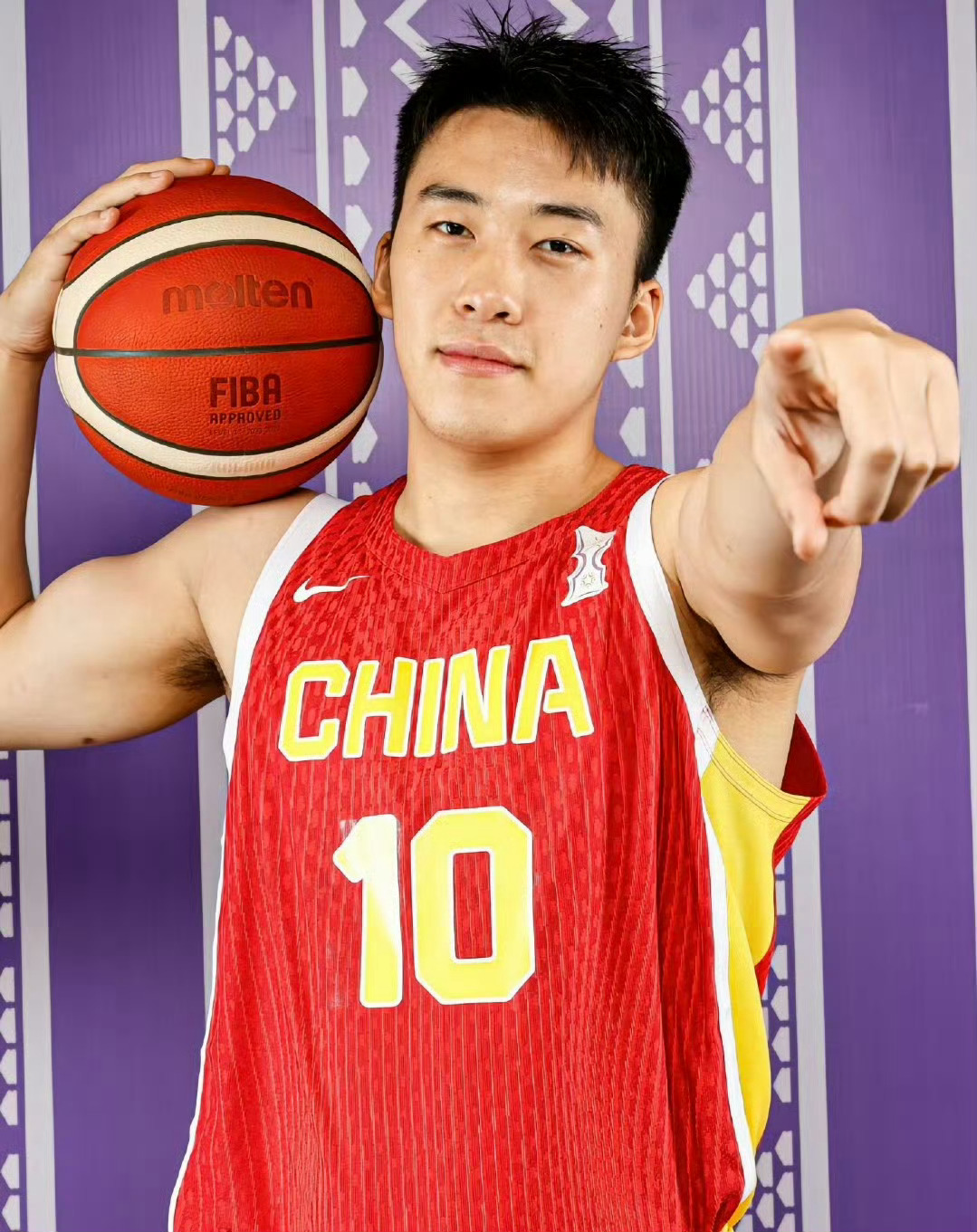 中国男篮vs韩国男篮王上半场结束，中国🇨🇳男篮46-35领先韩国🇰🇷男篮