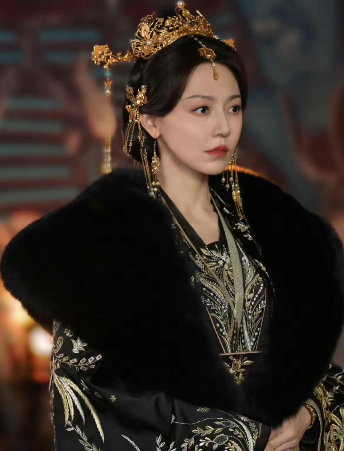 公元9年，王莽当上皇帝后，把守寡3年的女儿王嬿叫到身边，对她说：“你才18岁，不