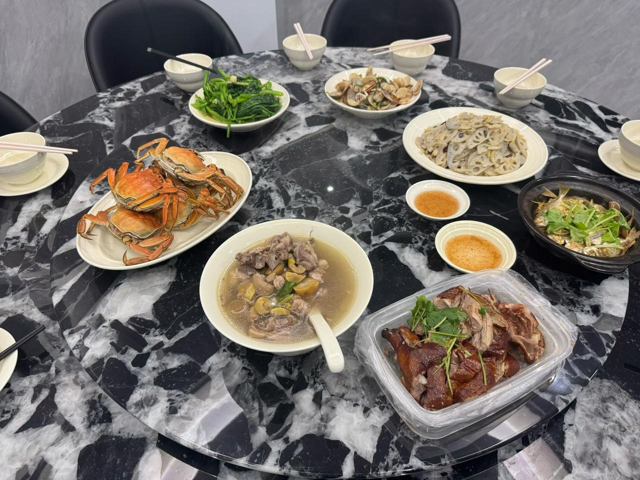 经常做饭的人，一定要收藏这35个小技巧:

1、蒸饺子15分钟，蒸包子20分钟。