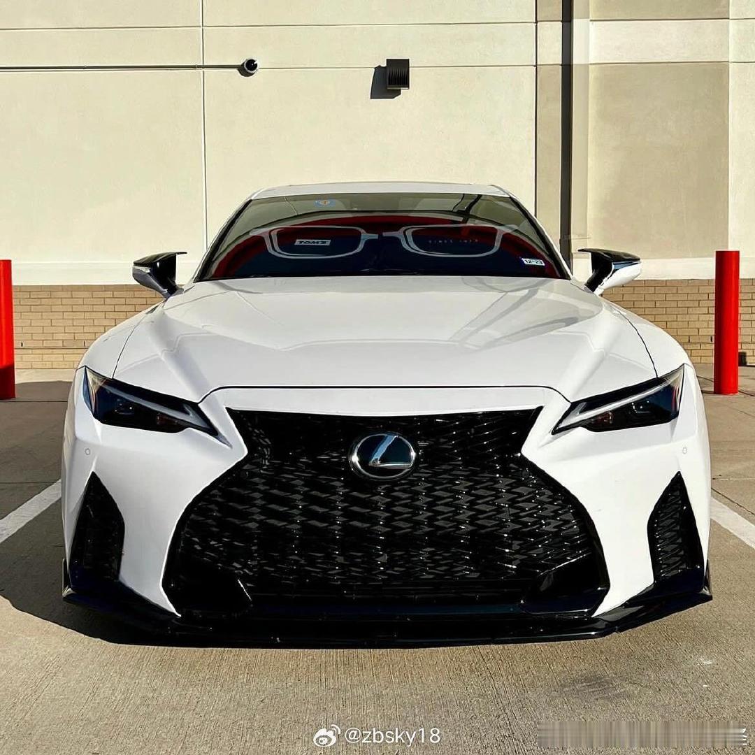 雷克萨斯IS350🚗✅优点：1.稀有的V6自吸魅力，3.5L V6发动机动力输