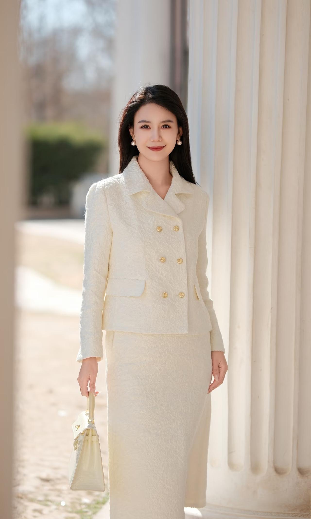 女生怎么穿搭会看上去很优雅