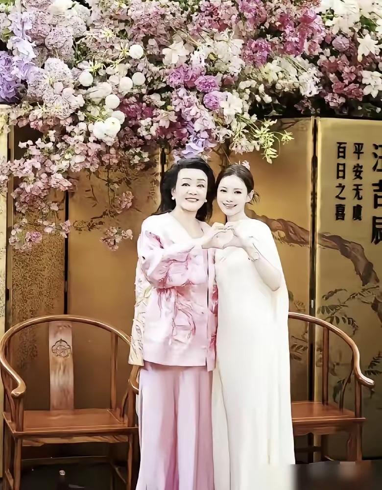 兰姐和她家的亲家，真的太棒了，强强联合，真的是太有意思了，现在终于知道小梅妈妈支