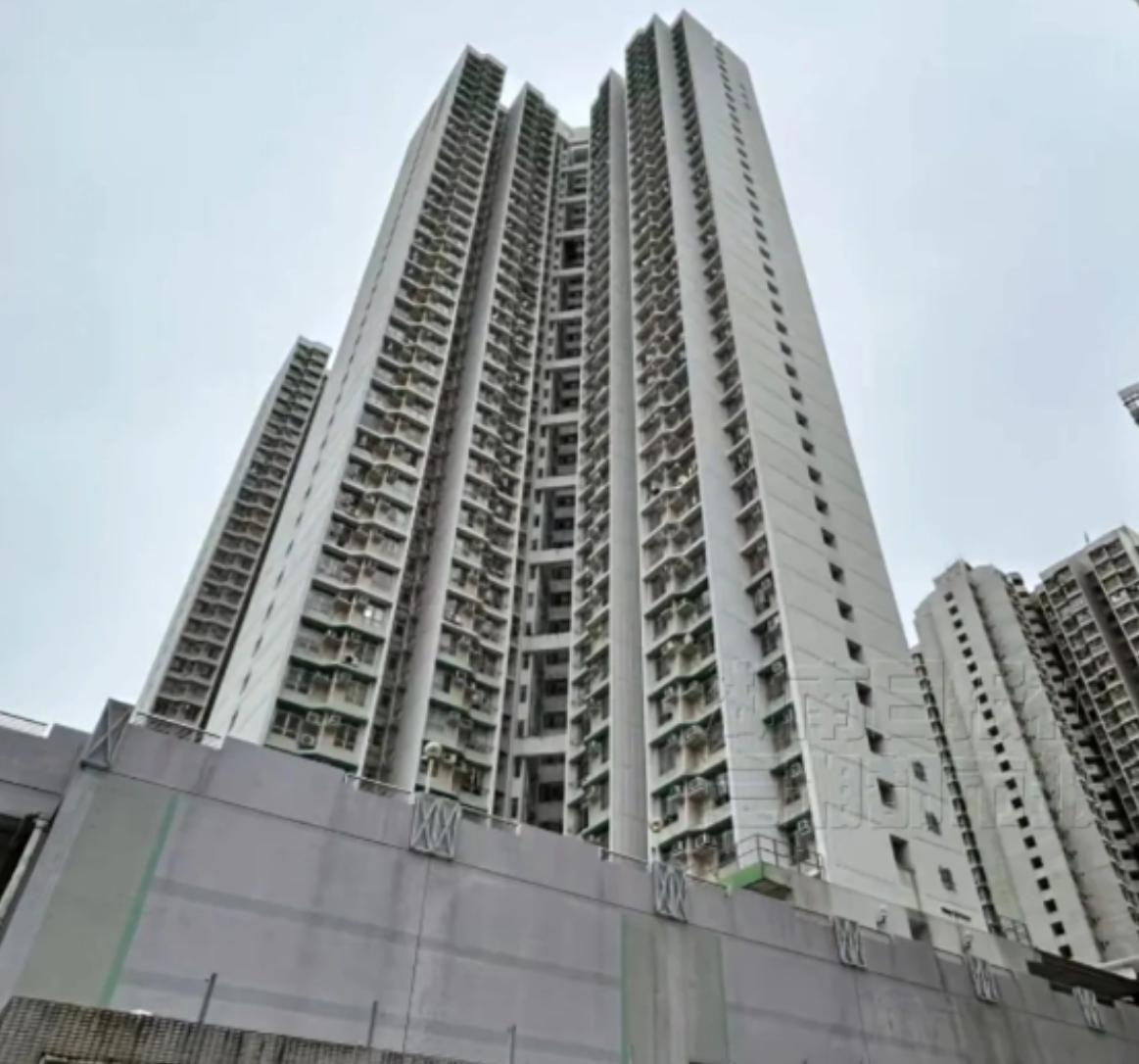 悲剧还是发生了！8月6日，中国香港，一位78岁的老太在家里被发现时，竟然已经成了