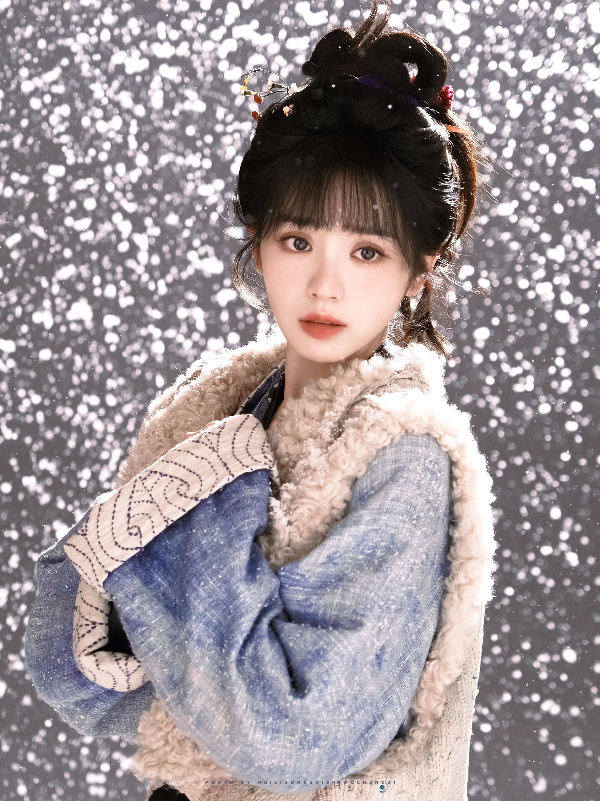 算起来很久没有看架空朝代的古装剧了，因为一直对田曦薇比较有好感，所以也有在关注《