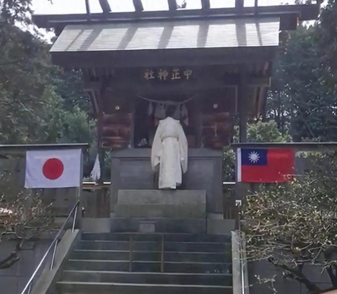 日本给蒋介石修了座神社。你没听错，神社在日本爱知县幸田丁，有一座专门供奉蒋介石的