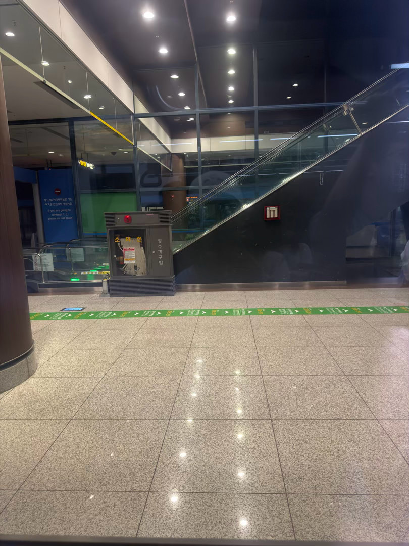 其实我只有二十几天没来我怎么像过了一辈子 韩国·인천국제공항 (Incheon 
