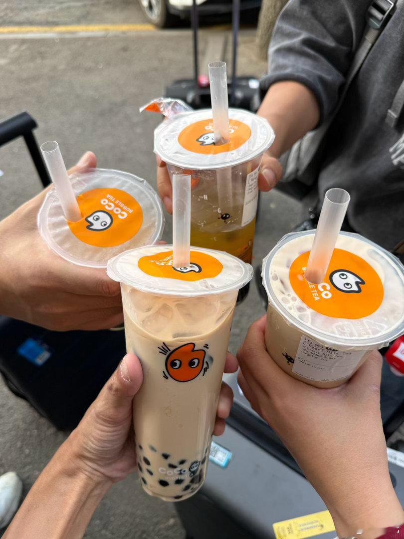 离开埃里温前喝了CoCo都可奶茶很满足！接下来坐车去格鲁吉亚首都第比利斯，没想到