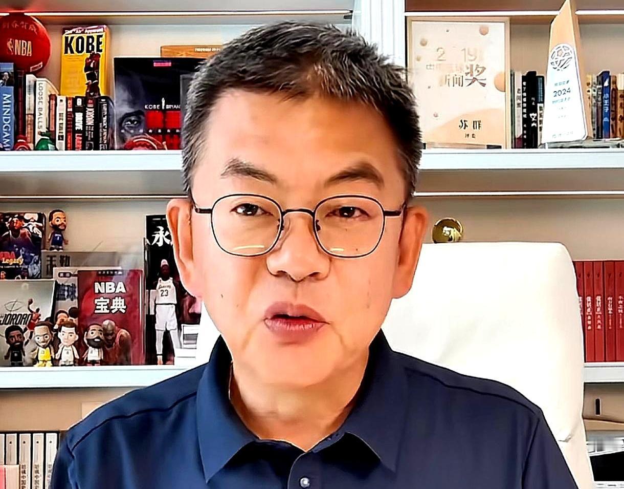 当卡塔尔用替补出战时，别以为是送温暖，是把牌扣住了。
苏群说得直白，这是主动遮掩