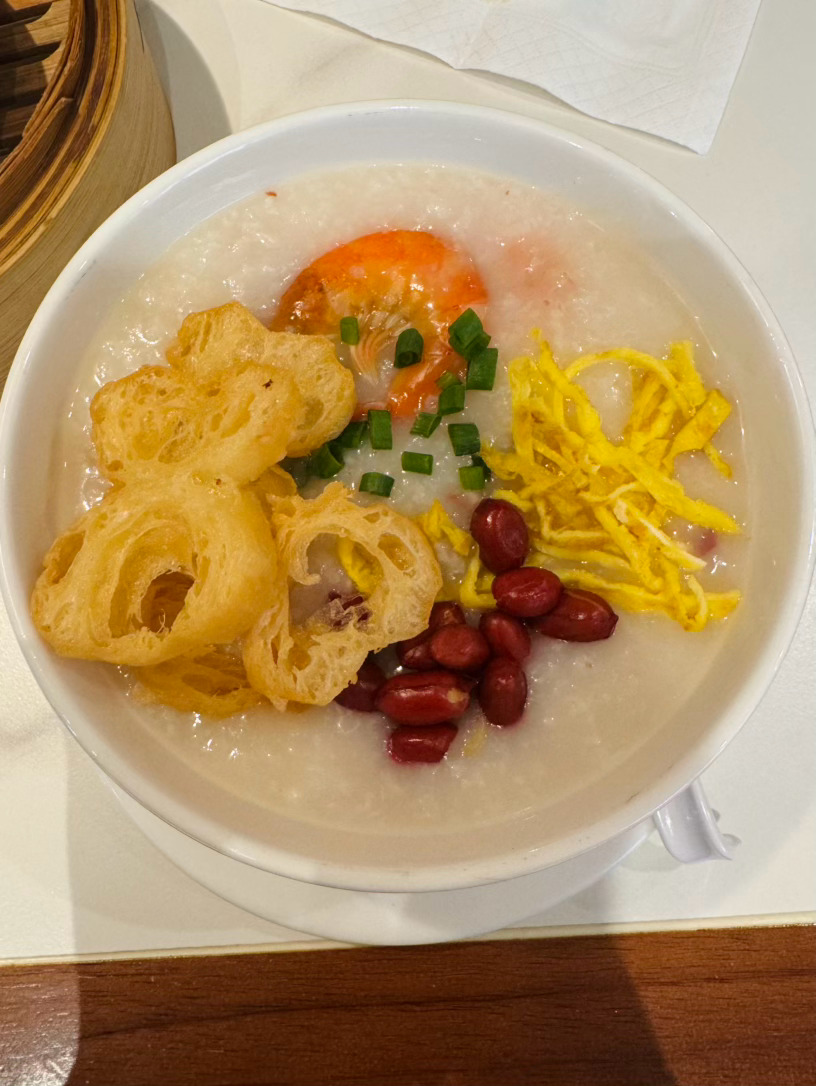 东北小叔昨天从沈阳过来找我了[可爱]现在和他喝早茶中[爱你] 起来后我俩都觉得挺