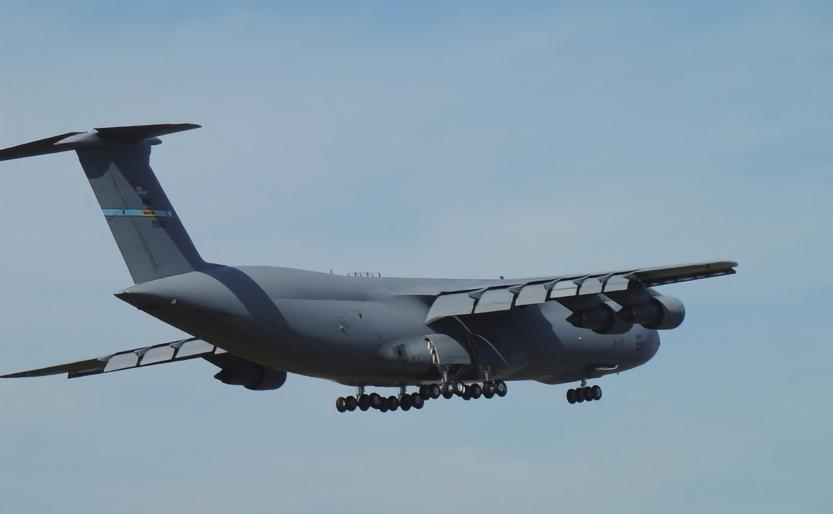 每天认识一件兵器 C-5“银河”运输机C-5“银河”（Galaxy）是美国洛克希