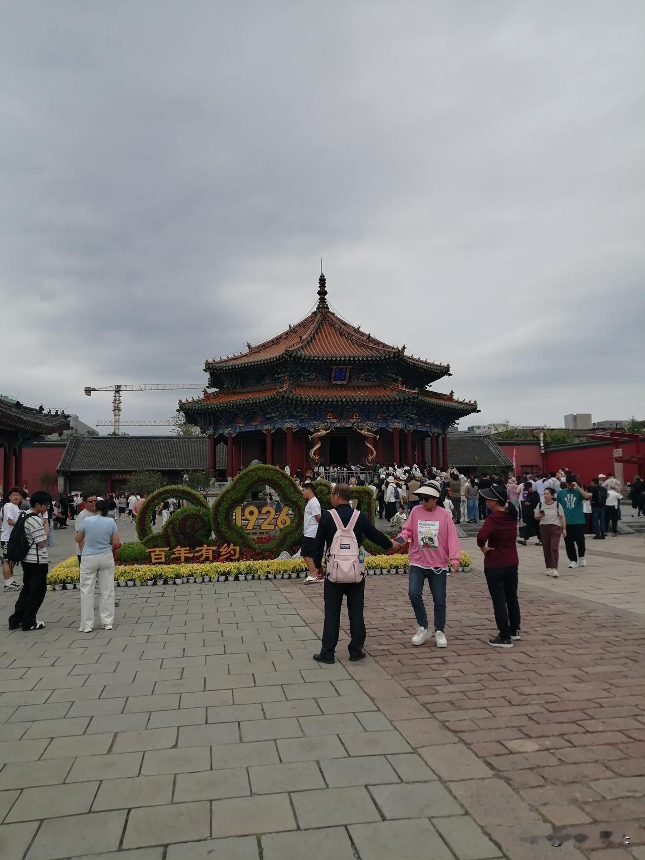 生活中形形色色的夫妻见过不少。
有些男人，条件一般，老婆死心塌地。
有些男人，有